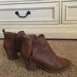 ❗️CLOSET CLEANOUT❗️Universal Thread Boots